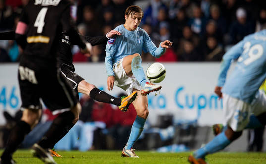 Simon Thern, Malmö FF spelar fram till Wilton Figueiredo,
