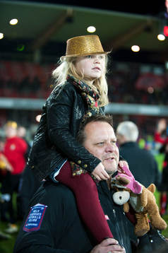 Roar Hansen med sin dotter, jubel, glädje, Östers