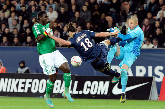 Choc Zlatan Ibrahimovic / Stephane RUFFIER - 03.11.2012 -