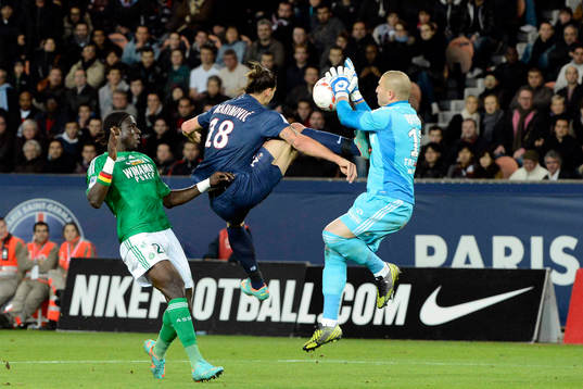 Choc Zlatan Ibrahimovic / Stephane RUFFIER - 03.11.2012 -
