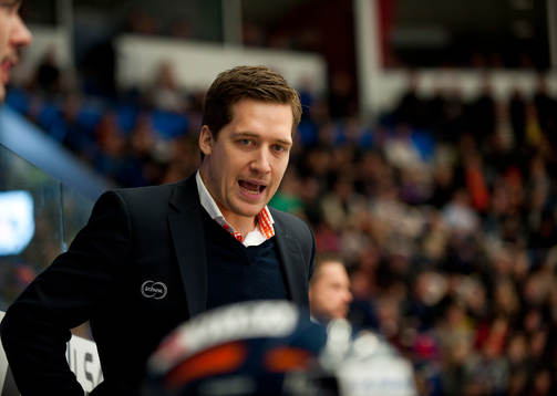 Sam Hallam, tränare, Växjö