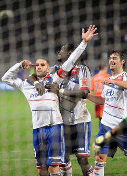 Joie Lisandro LOPEZ / Bafetimbi GOMIS / Yoann GOURCUFF -