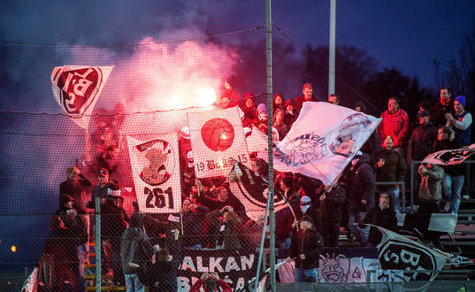 Bläddra bland fler bilder av Fotboll, Superettan, Halmstad - Landskrona