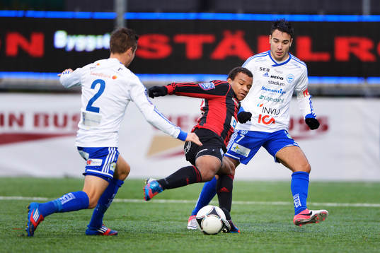 Serge-Junior Martinsson Ngou, Brommapojkarna jagas av Erik
