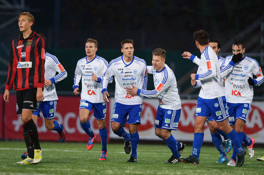 Joel Löw gör 1-1 för Värnamo
