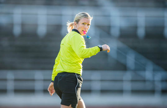 Sara Persson, domare