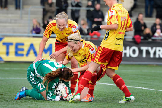 Carola Söberg, Tyresö hyllas