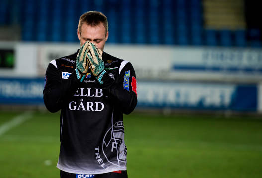 Fredrik Persson, målvakt Trelleborg gråter