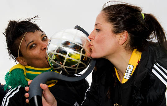 Elaine Moura, Madelaine Edlund, Tyresö kysser