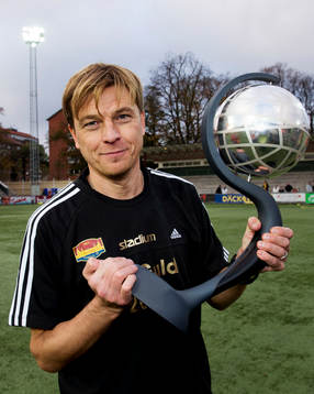 Tony Gustavsson, tränare Tyresö, med prinsessan Victorias