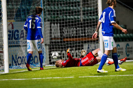 Häcken gör 1-2 bakom GIF Sundsvalls #1 Oscar Berglund.