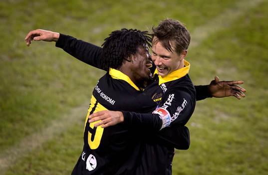 Målskyttarna Mohamed Bangura och Viktor Lundberg, AIK