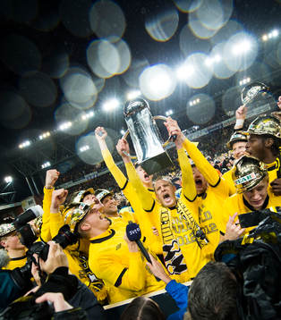 Andreas Klarström Elfsborg lyfter Lennart Johanssons