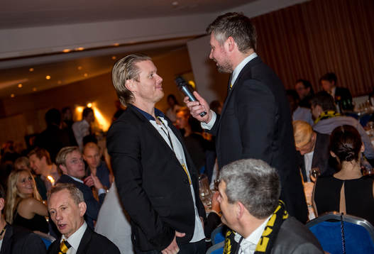 Fredrik Berglund, blir intervjuad