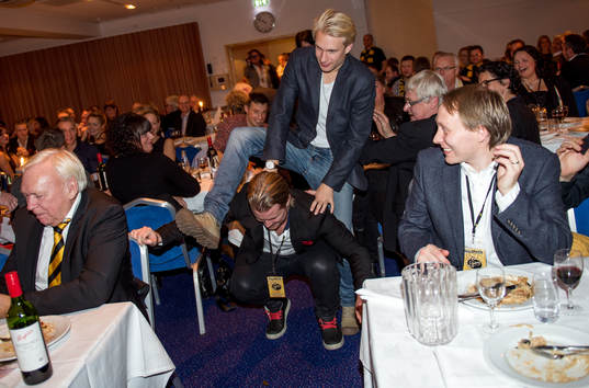 Johan Larsson, Elfsborg, klättrar upp på Fredrik