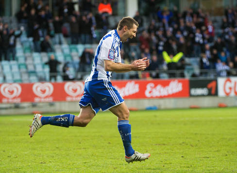 Stefan Selakovic, IFK Göteborg, gör 1-0 på frispark i