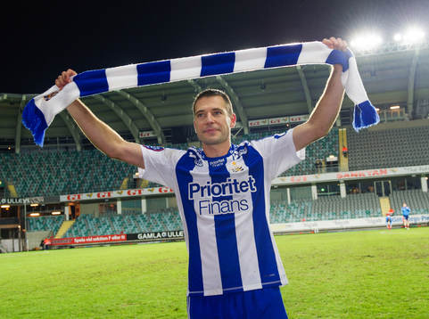 Stefan Selakovic, IFK Göteborg, tackar publiken