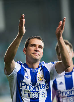 Stefan Selakovic, IFK Göteborg, tackar publiken