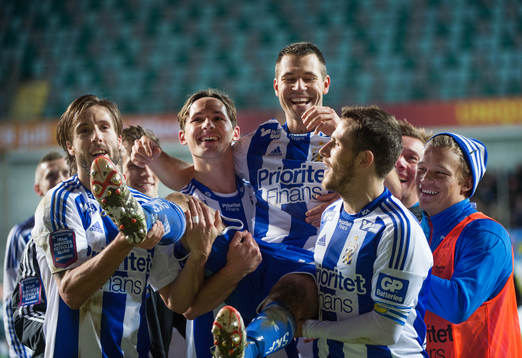 IFK Göteborg firar Stefan Selakovic