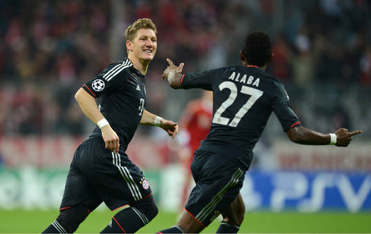 0 Jubel v.l. Torschuetze Bastian Schweinsteiger, David