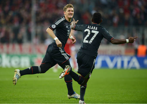 0 Jubel v.l. Torschuetze Bastian Schweinsteiger, David