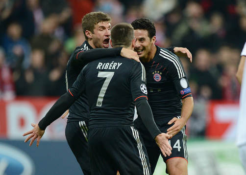0 Jubel v.l Thomas Mueller, Franck Ribery, Torschuetze