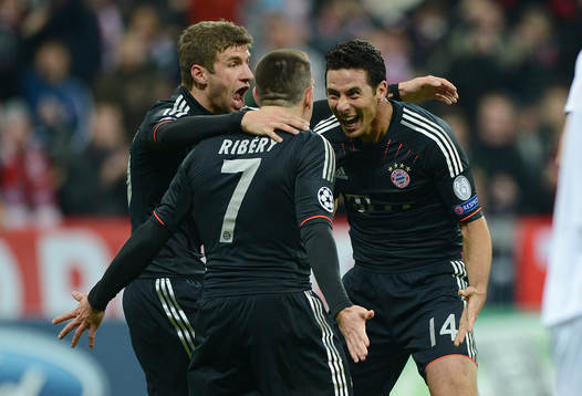 0 Jubel v.l Thomas Mueller, Franck Ribery, Torschuetze