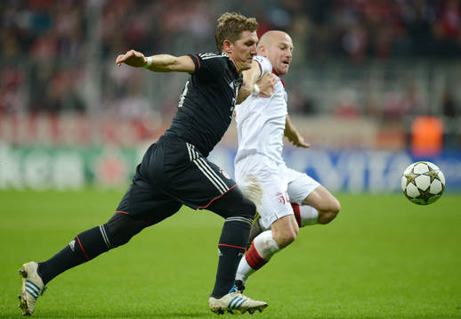 v.l. Bastian Schweinsteiger (Bayern), Florent Balmont