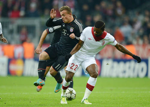 v.l. Xherdan Shaqiri (Bayern), Aurelien Chedjou