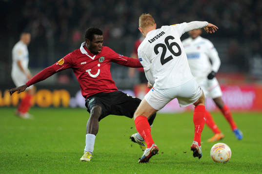 v.l. Mame Biram Diouf (96), Peter Larsson