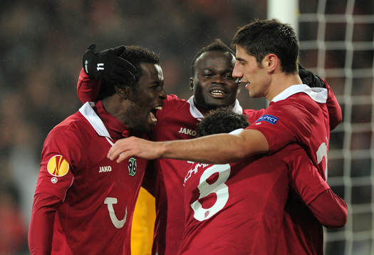 0 Jubel v.l. Torschuetze Mame Biram Diouf, Didier Ya Konan,