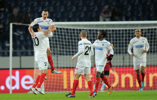 2 Jubel v.l. Torschuetze Alejandro Bedoya, Nikola Djurdjic