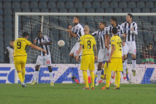 1:0 Tor durch Raul Bobadilla