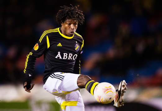 Mohamed Bangura, AIK, tar ner bollen