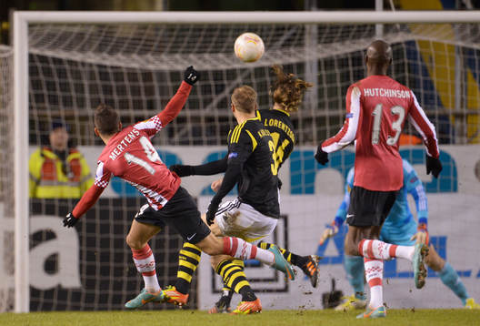 Dries Mertens, PSV provar med ett skott