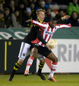 Viktor Lundberg, AIK och Gerorginio Wijnaldum, PSV