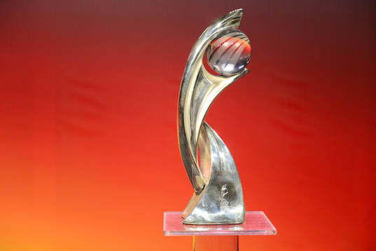 Pokal, Buckla