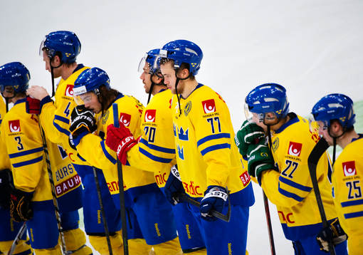 Victor Hedman och de andra svenska spelarna deppar