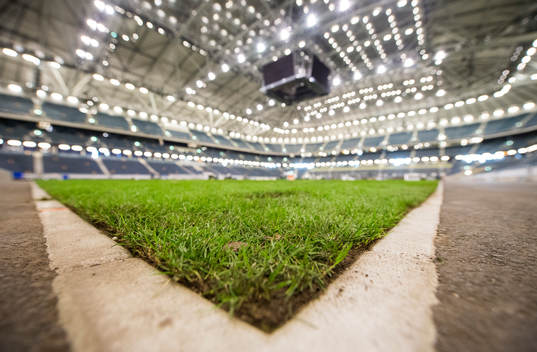 Gräset rullas ut på Sverige nya Nationalarena
