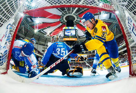 Gabriel Landeskog, Sverige, oroar vid mål