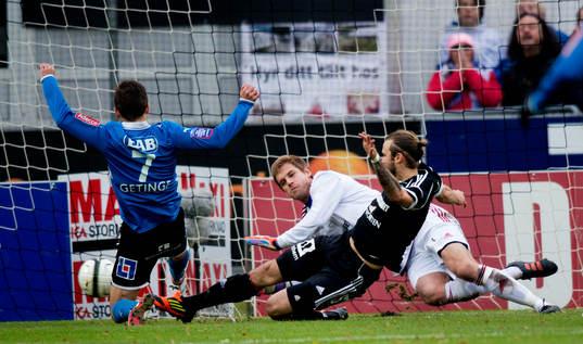 Kristinn Steindórsson, Halmstad gör nästan mål på