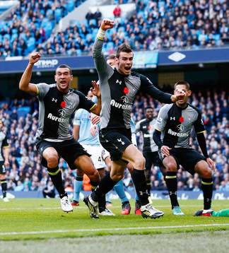 Football - Manchester City v Tottenham Hotspur - Barclays