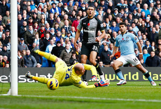 Football - Manchester City v Tottenham Hotspur - Barclays