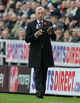 Football - Newcastle United v West Ham United - Barclays