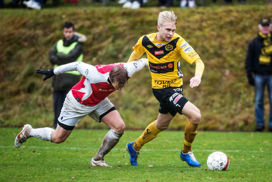 Närkamp mellan Jonathan Johansson, Hovslätt, och Johan