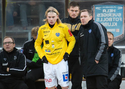 Avgående tränare i Falkenberg, Thomas Askebrand, byter in