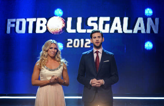 kvällens värdpar Anna Brolin och Pär Lernström