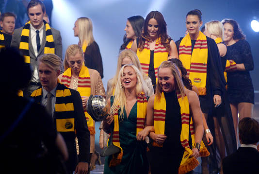 Svenska mästarna Tyresö hyllas på scenen