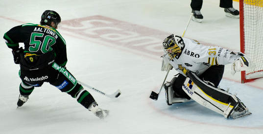 Straff, Johammatti Aaltonen, Rögle, men Daniel Larsson,