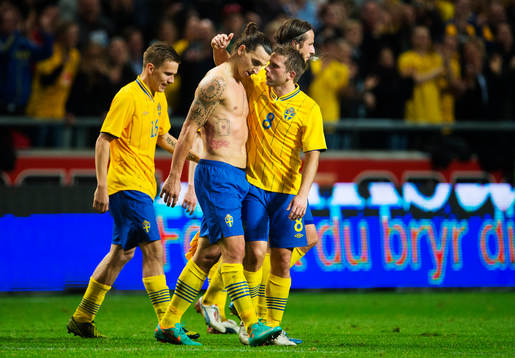 Zlatan Ibrahimovic kramas om av Anders Svensson, Sverige